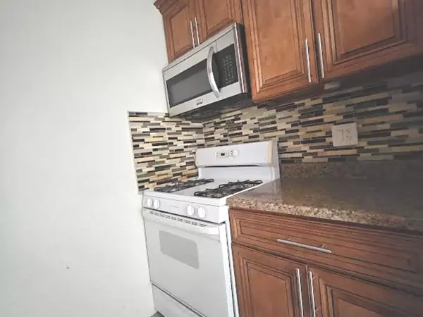 Palatine, IL 60074,4B E Dundee Quarter DR #302
