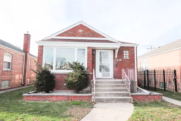 8914 S Cornell AVE, Chicago, IL 60617
