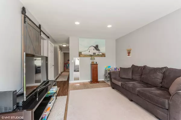 Morris, IL 60450,2427 Parklake DR