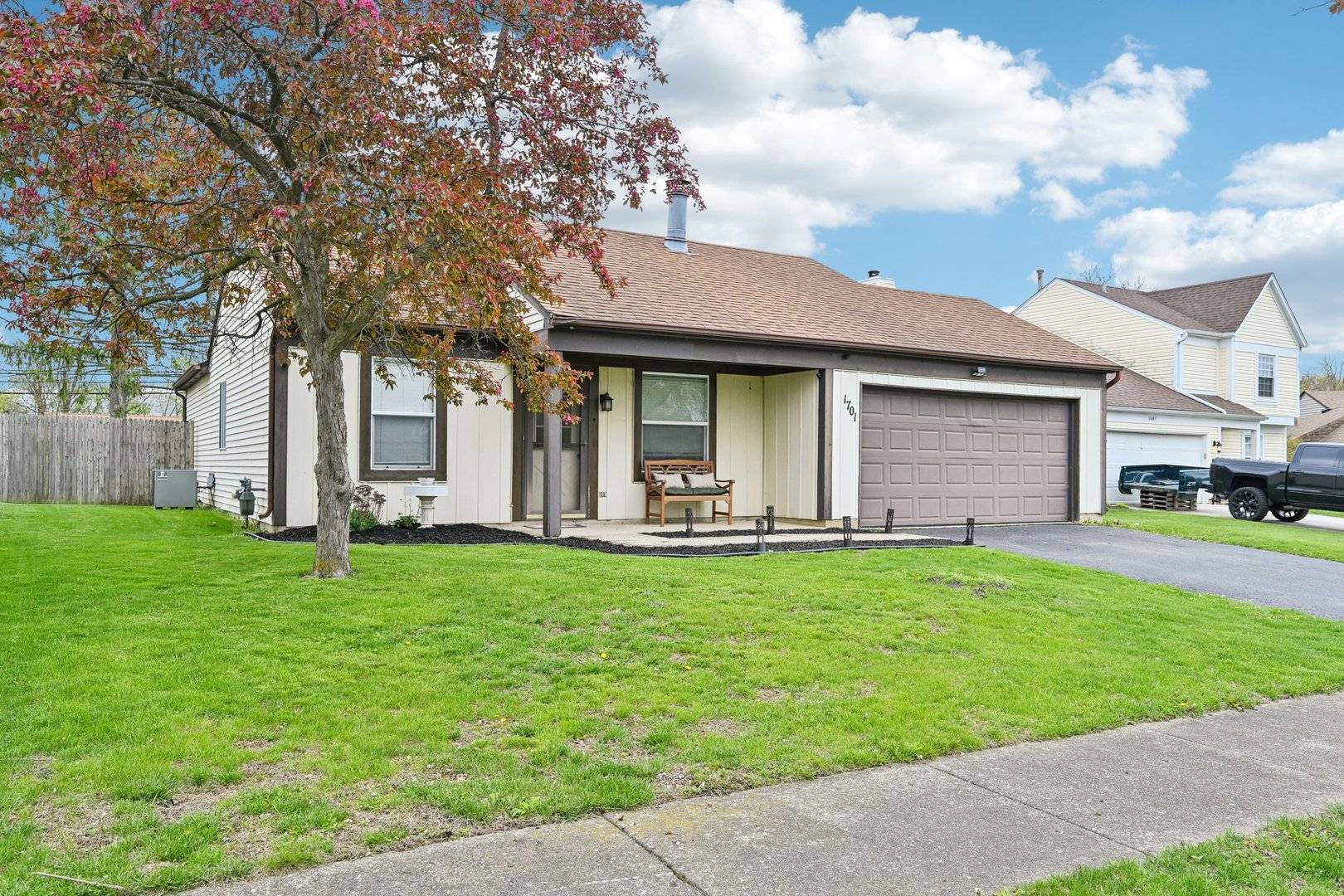 Gurnee, IL 60031,1701 Wausau LN