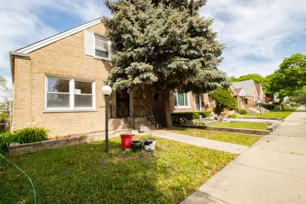 Chicago, IL 60628,9816 S Forest AVE