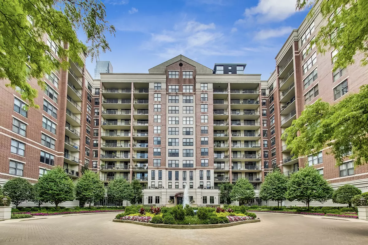 Chicago, IL 60610,55 W DELAWARE PL #620