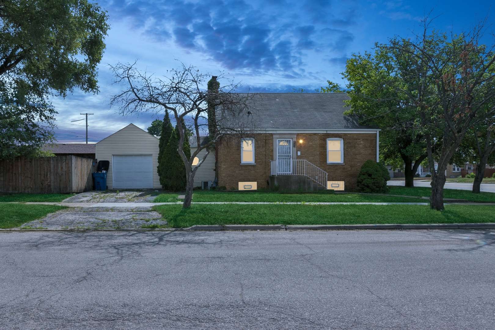 Chicago Heights, IL 60411,213 E Joe Orr RD