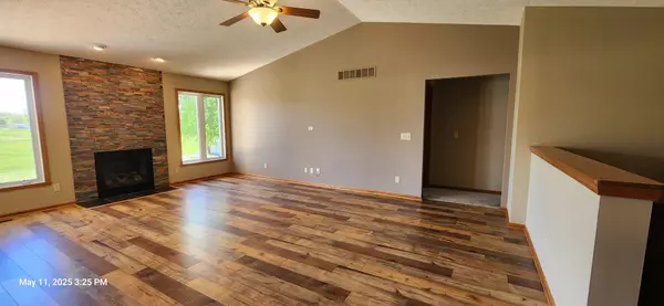 Belvidere, IL 61008,2181 Burnett DR