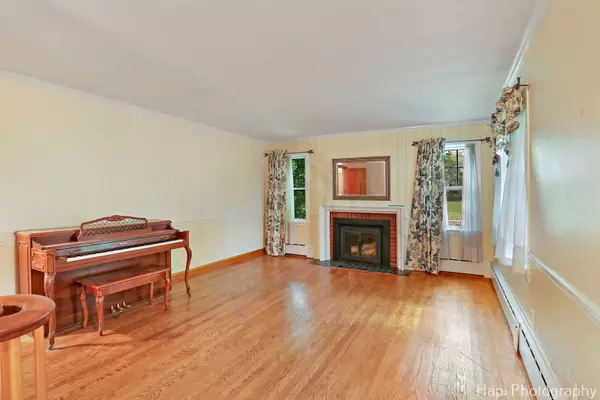 Libertyville, IL 60048,318 2nd AVE