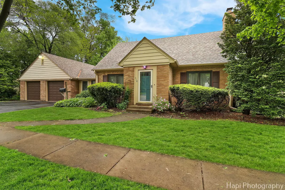 Libertyville, IL 60048,318 2nd AVE