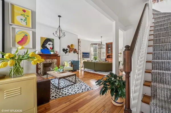 Chicago, IL 60622,1010 N Hoyne AVE