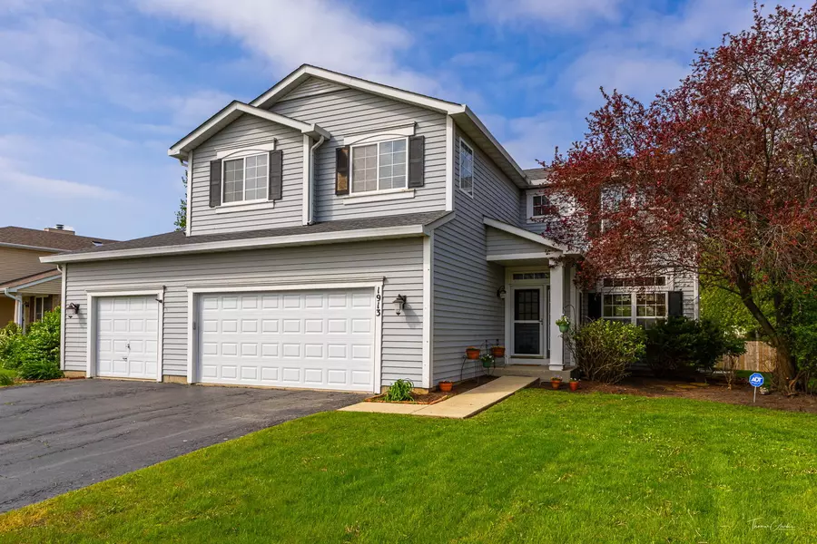 1913 Apple Valley RD, Bolingbrook, IL 60490