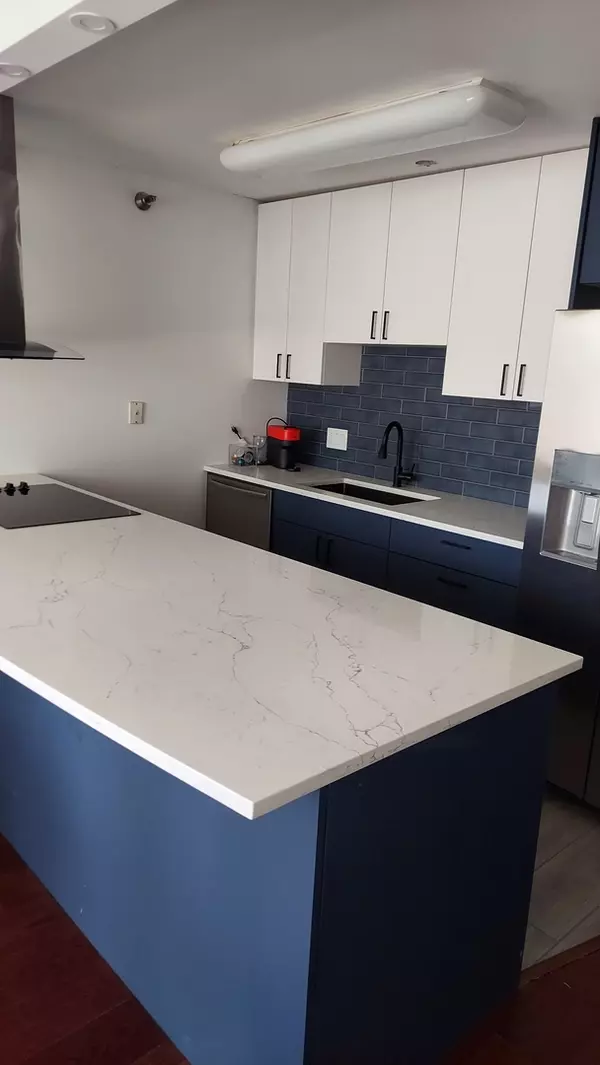 Chicago, IL 60654,345 N La Salle DR #3305