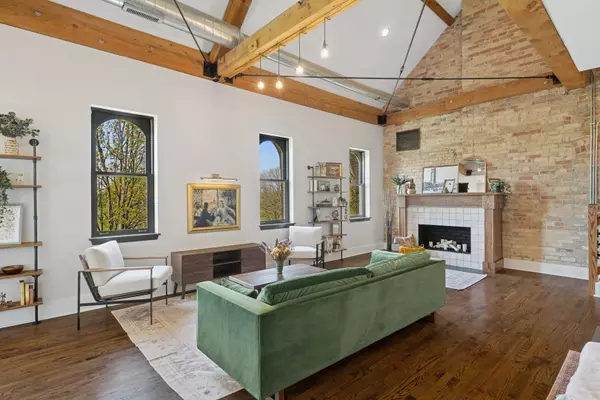 Highland Park, IL 60035,204 Leonard Wood RD S #204