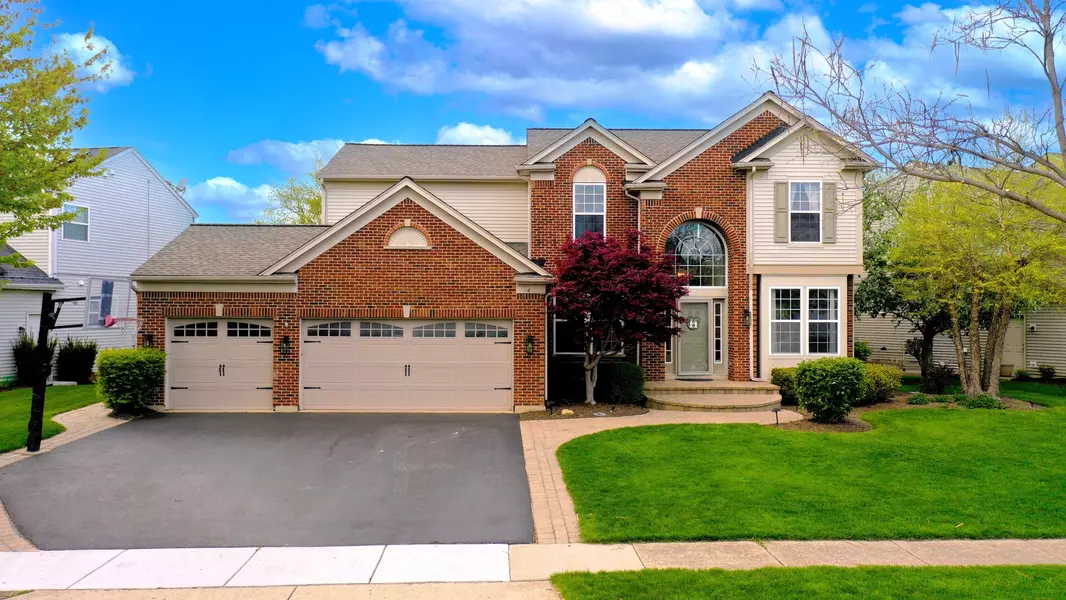 4 Benton CT, Algonquin, IL 60102