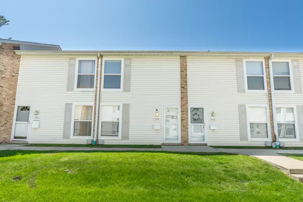 1932 Huntington BLVD, Hoffman Estates, IL 60169