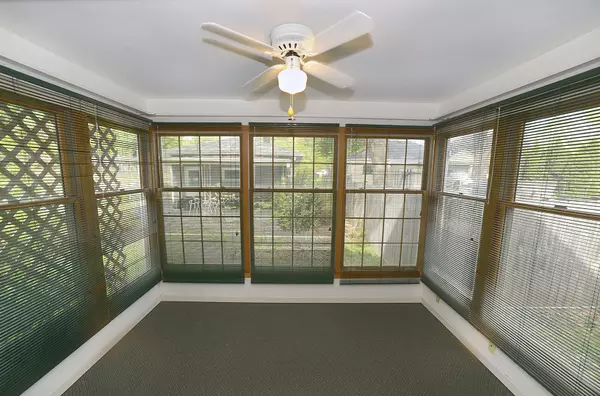 Ottawa, IL 61350,122 W Allen ST