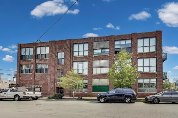 2654 W Medill AVE #302, Chicago, IL 60647