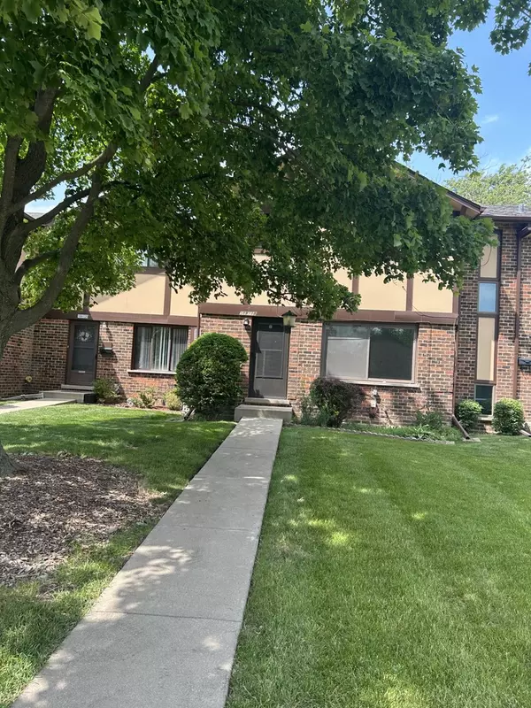 18W118 14th ST, Villa Park, IL 60181