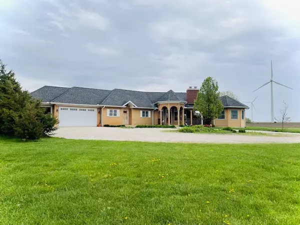 1976 E 24th RD, Ransom, IL 60470
