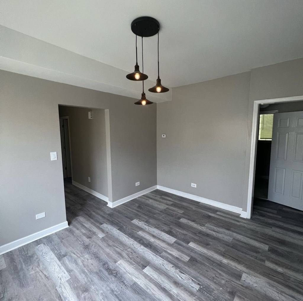 Chicago, IL 60637,7053 S Eberhart AVE #1