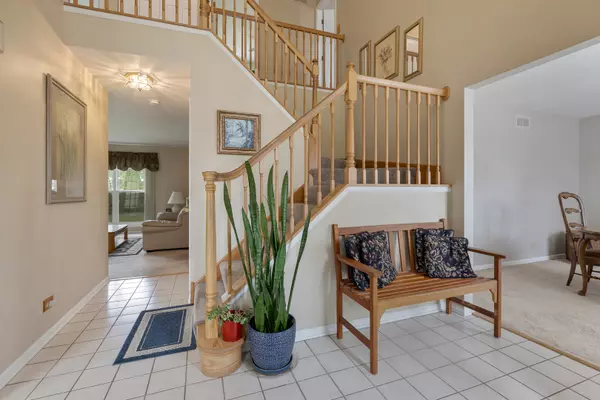 Grayslake, IL 60030,726 West TRL