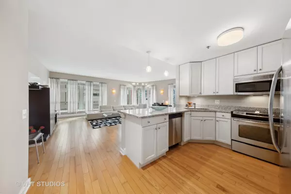Chicago, IL 60611,57 E Delaware PL #2001