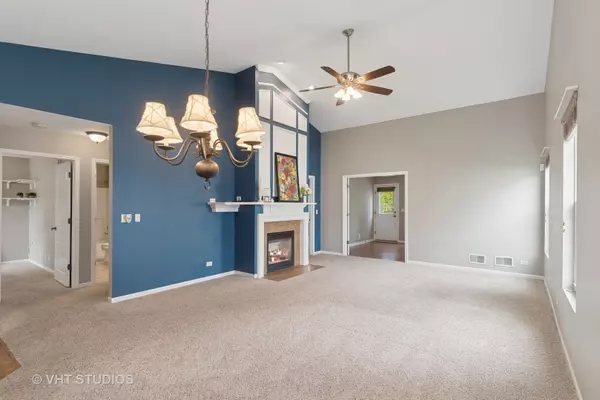 Round Lake, IL 60073,565 S Essington DR