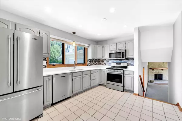 Mount Prospect, IL 60056,245 N Lee ST