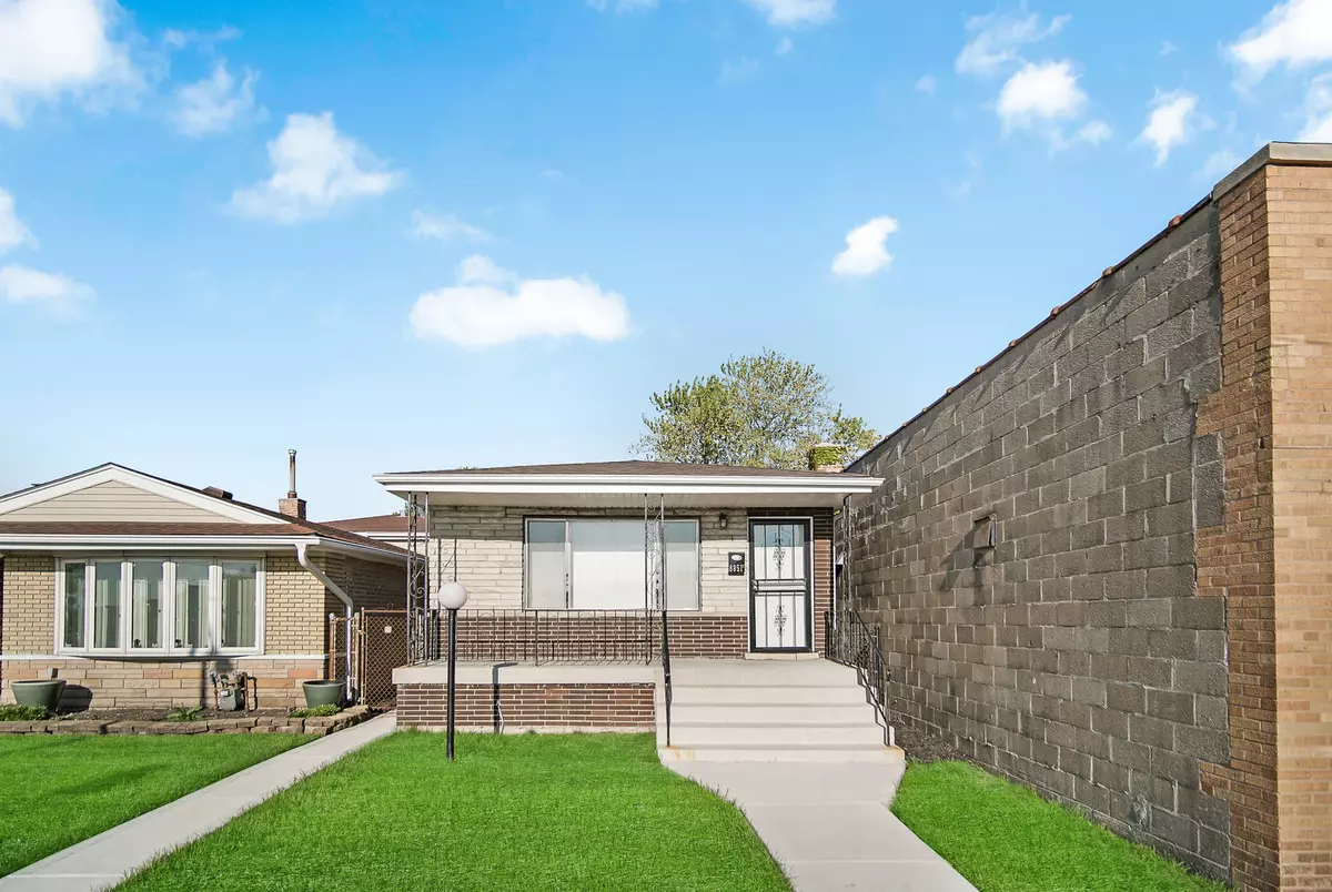 Chicago, IL 60619,8851 S State ST