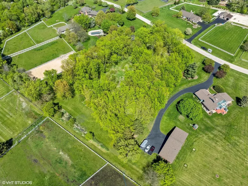 6N390 (lot 0030) Palomino DR, St. Charles, IL 60175