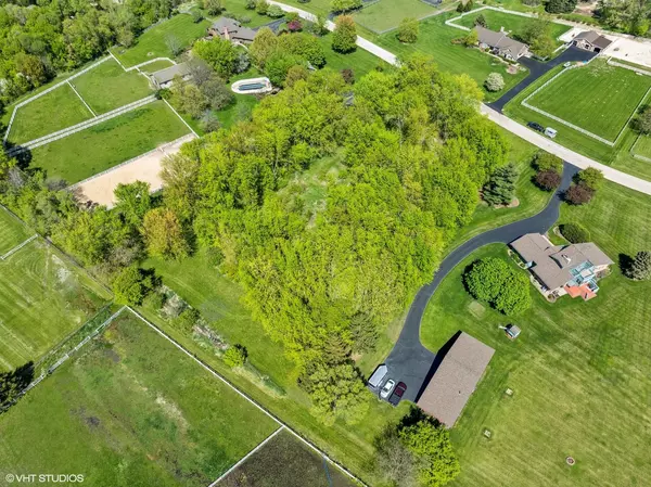 6N390 (lot 0030) Palomino DR, St. Charles, IL 60175