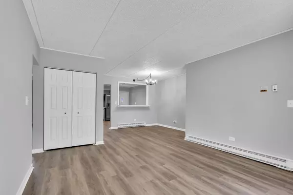 Addison, IL 60101,942 N Rohlwing RD #201E