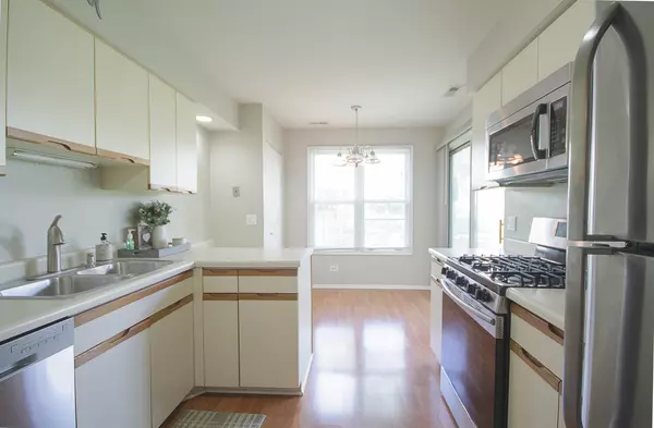 Vernon Hills, IL 60061,1331 Cromwell CT #1331