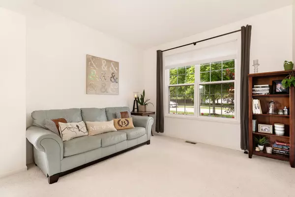 Aurora, IL 60503,2642 Lundquist DR