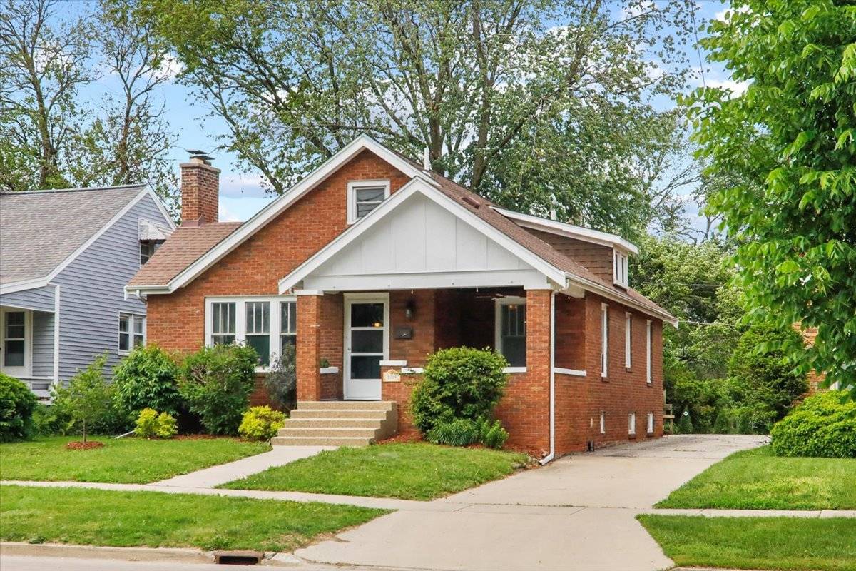 Bloomington, IL 61701,1014 E Washington ST