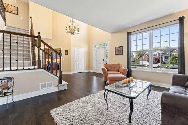 Bartlett, IL 60103,565 Versailles DR