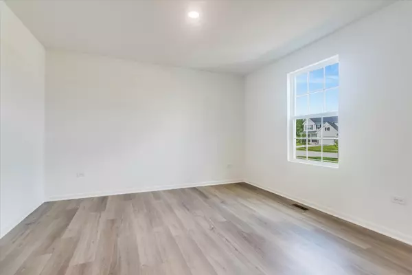 North Aurora, IL 60542,1768 Breton AVE