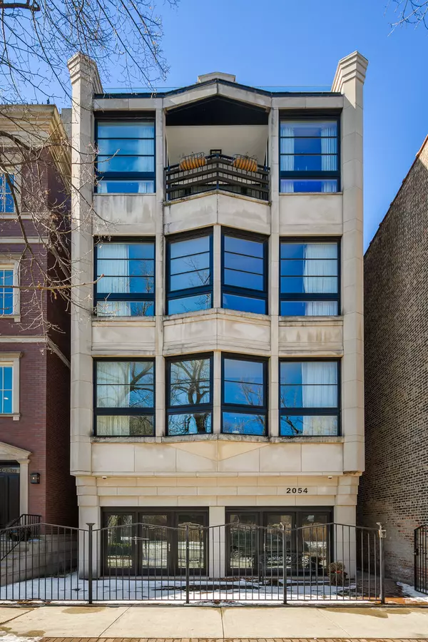 2054 N Mohawk ST, Chicago, IL 60614