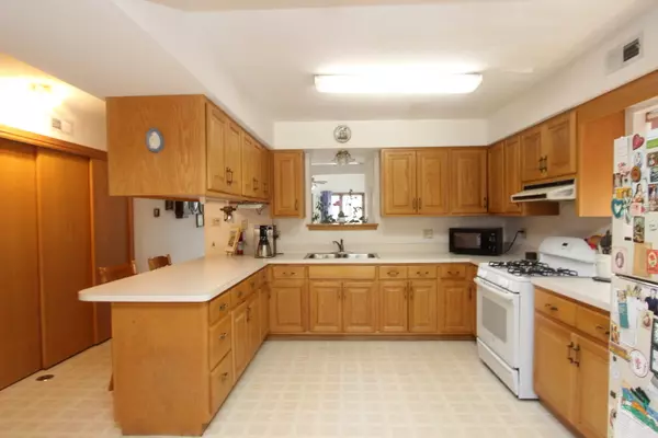 Homewood, IL 60430,2457 Hawthorne RD