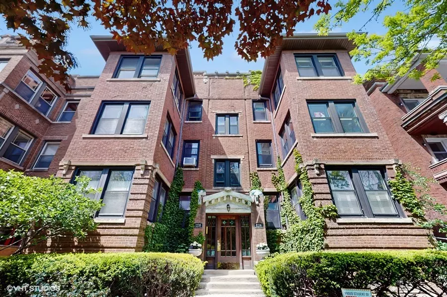 1236 W Columbia AVE #3E, Chicago, IL 60626