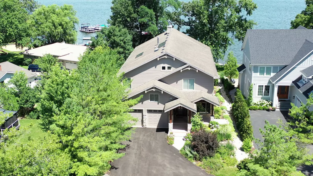 250 Whitney RD, Lake Zurich, IL 60047
