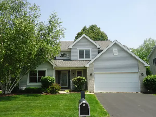 1129 Amber CT, Woodstock, IL 60098