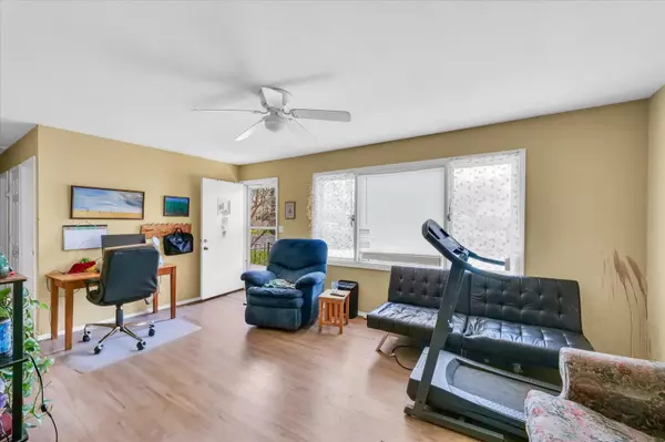 Urbana, IL 61801,1204 E Fairlawn DR