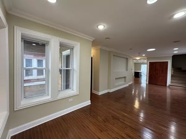 Chicago, IL 60619,710 E 91st PL