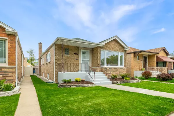 Chicago, IL 60617,9037 S Paxton AVE