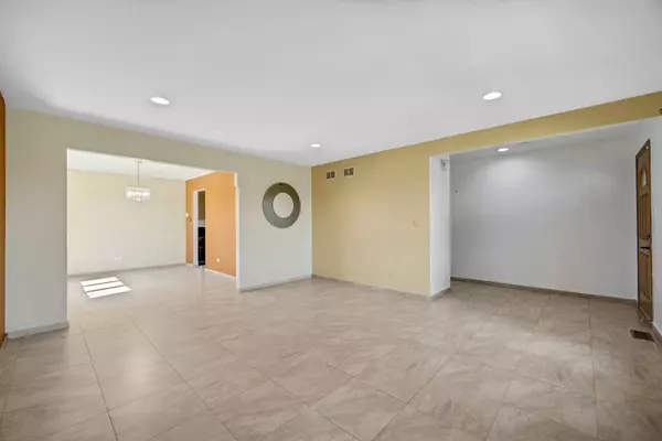 Tinley Park, IL 60477,7942 161st ST