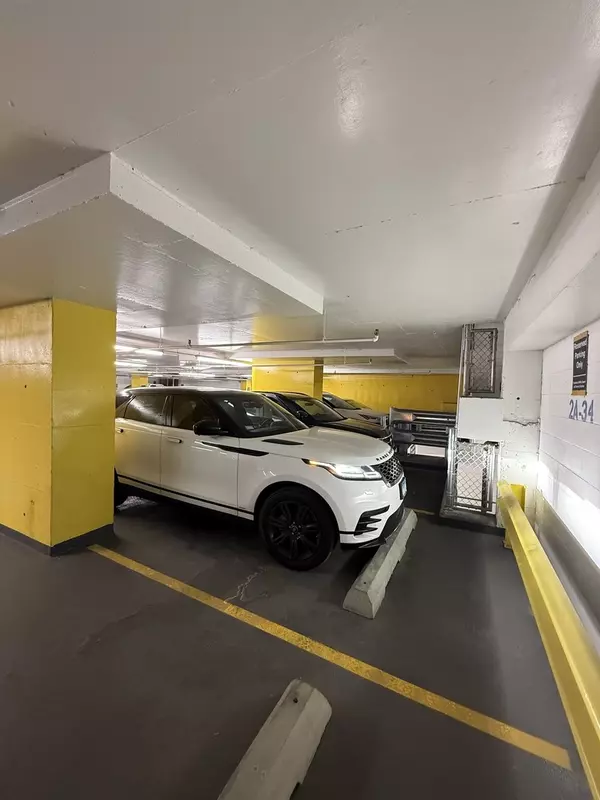 Chicago, IL 60611,111 E chestnut ST #2A-34