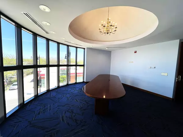 Chicago, IL 60617,9226 S Commercial AVE