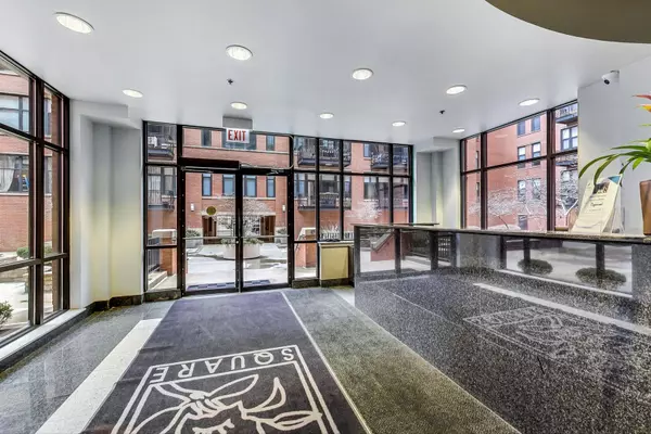 Chicago, IL 60654,333 W Hubbard ST #704