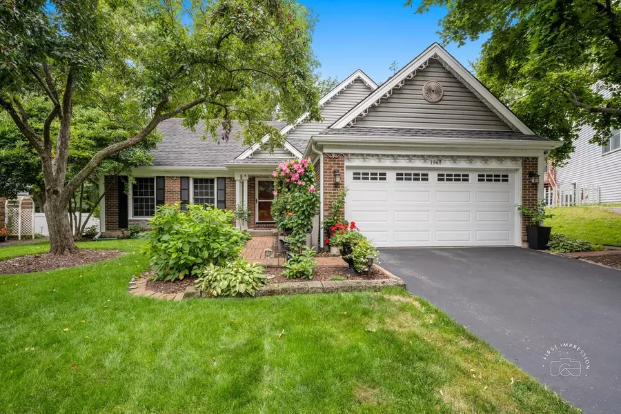 1967 Bristol CT, Naperville, IL 60565