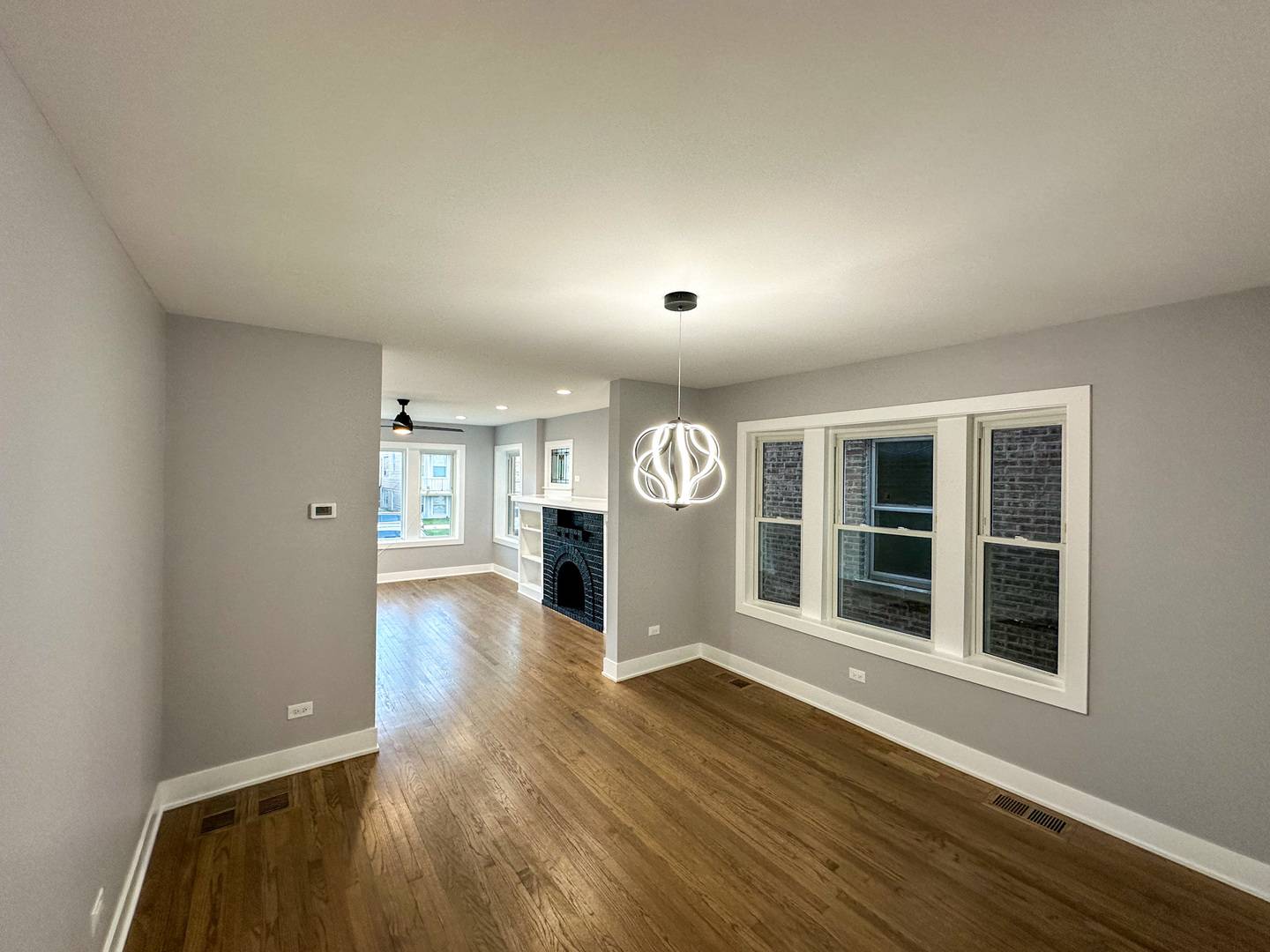 Chicago, IL 60641,5224 W Roscoe ST #1
