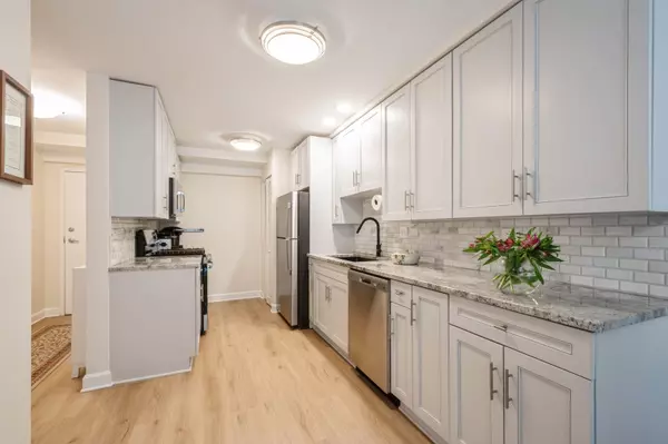 Evanston, IL 60201,1414 Elmwood AVE #1B