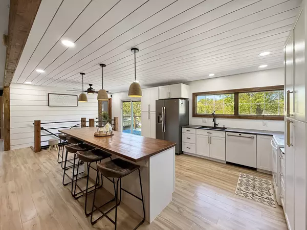 Dakota, IL 61018,3974 E Cedarville RD